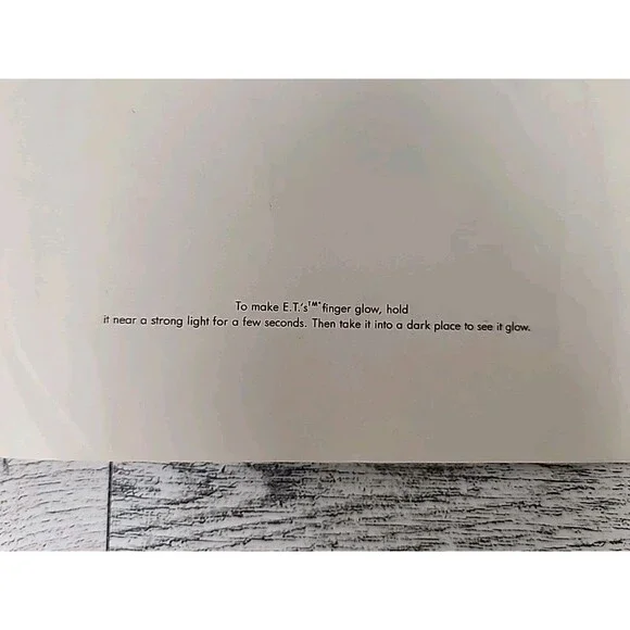 1984 E.T. Halloween Card Folding Glow In The Dark Vintage Hallmark Universal Design